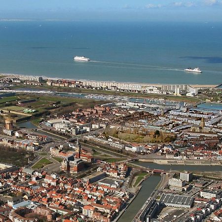 Le Familial Calais Exterior foto